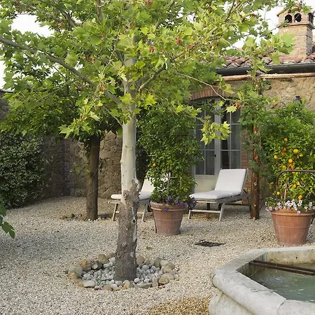 Borgo Santo Pietro Szálloda